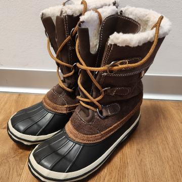 OTROŠKI ZIMSKI ŠKORNJI ŠT. 33