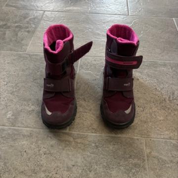 Otroški zimski škornji št. 36 superfit goretex