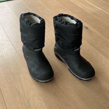 Otroški zimski škornji št. 37