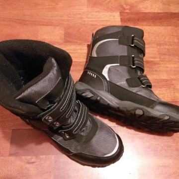 OTROŠKI ZIMSKI ŠKORNJI ŠT. 38