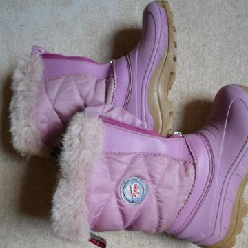 Podloženi dekliški škornji, št. 33-34, kot novi