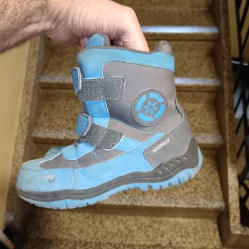 Prodam dobro ohranjene otroške zimske čevlje 28