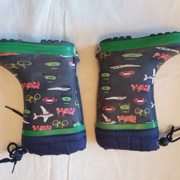 Prodam otroške škornje za dež, št. 26 in 27