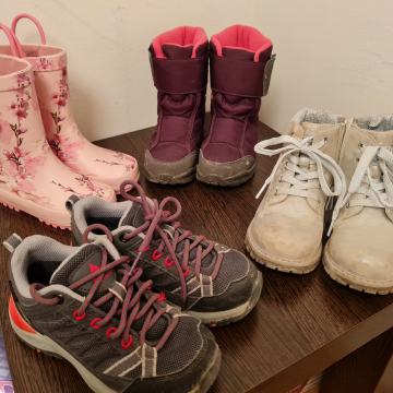 Prodam otroško obutev za deklice