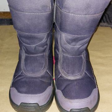 Prodam skornje dekliske Quechua viola st.36