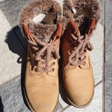 Škornji 36 za deklico dekliški 2 para