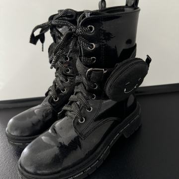 Škornji / gležnjarji Kidaloo št. 33, ND 21cm + podarim enake v št. 34