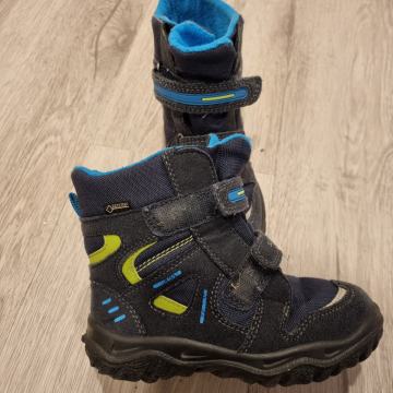 Škornji Superfit št. 28