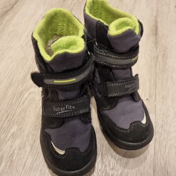 Škornji Superfit št. 28