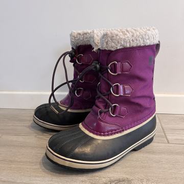 Sorel dekliški zimski škornji z vezalkami št. 37