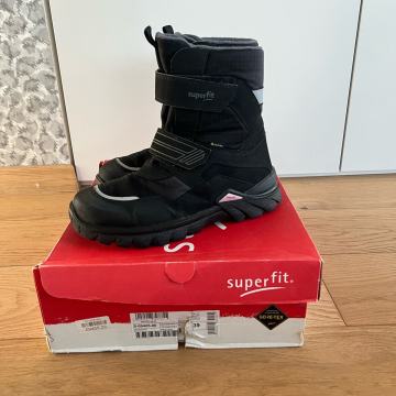 Zimski škornji Superfit goretex št.39