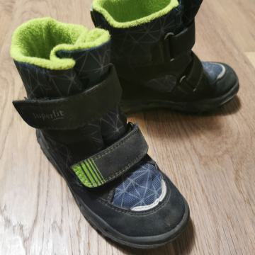 Superfit škornji št. 26