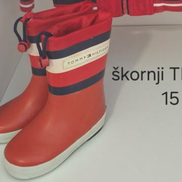 Tommy Hilfiger škornji vel.25