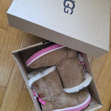 UGG Bailey Bow II, velikost 27