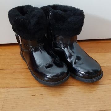 UGG škornji, črni lakasti, Velikost 27