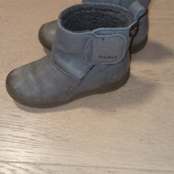 Usnjeni podloženi vodoodporni škornji Froddo 23