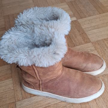 Zara škornji, topli, vel. 35