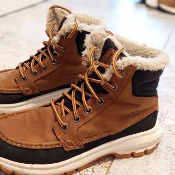 Zimski čevlji Helly Hansen številka 41