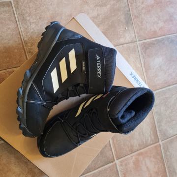 Zimski gležnarji Adidas