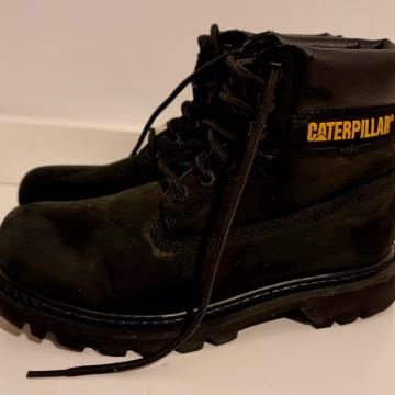 Zimski škornji Catterpilar (piščančki) črni št. 38