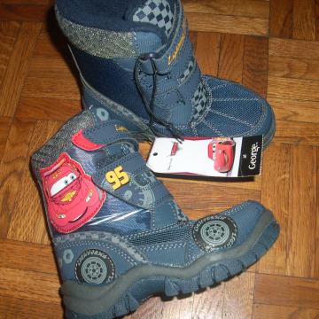 zimski škornji disney cars št.24 novi