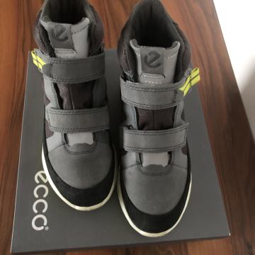 Zimski škornji Ecco št.33 z Goretex membrano