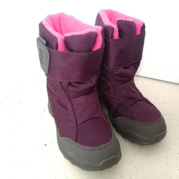 NOVI zimski škornji Quechua št. 26