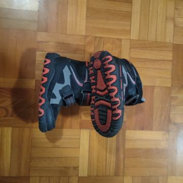 Zimski škornji št. 25