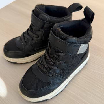 Zimski škornji številka 27