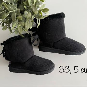 Zimski škornji (uggice), velikost 33