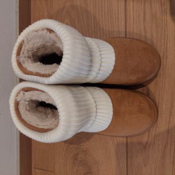 Bershka MIT FELL - Zimski škornji - beige