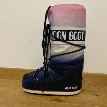 Moon bootsi roza-modre barve