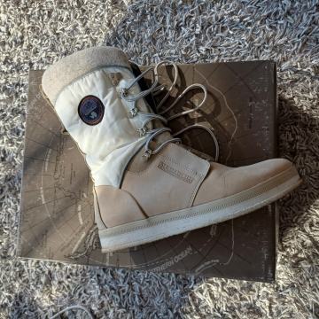 Napapjiri usnjeni škornji 41