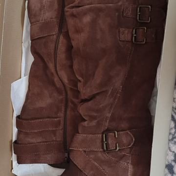 OBUTEV ○semiš/usnjeni škornji ○št.39 ●Janet D.