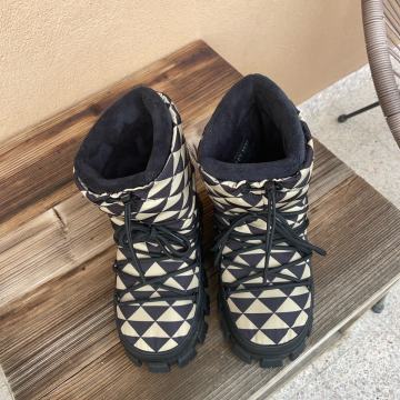 PRADA ski butke št.37-38