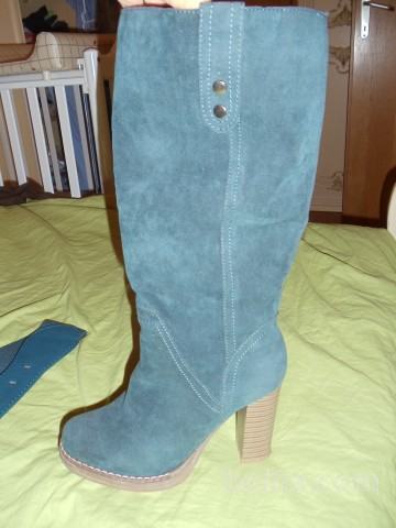 Ženski škornji in pas