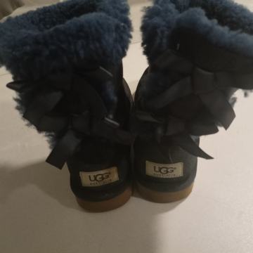 Škornji Ugg št.38