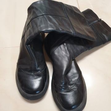 Škornji usnje vel. 36