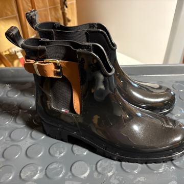 Tommy Hilfiger dežni škornji, 40