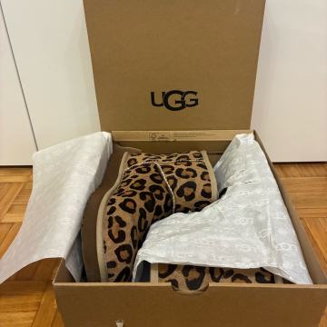 UGG original št.40 / mini spoty