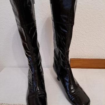 Ženski škornji, CAPRICE,usnjeni, črni lak št. 39, novi