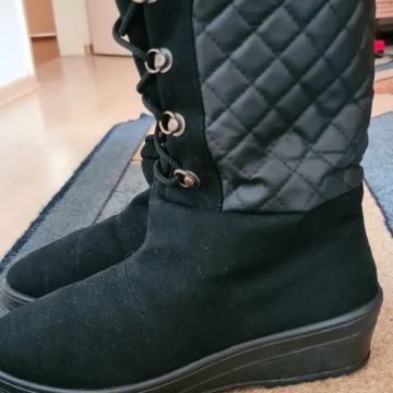 Ženski topli škornji 39