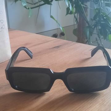 sončna očala prada