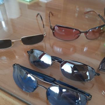 več vrst sončnih očal moški, ženski modeli