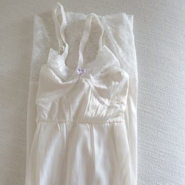 Nova spalna srajca z naramnicami / M