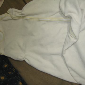 Spalna vreča iz flisa, bež barve. Dolž.vreče 95cm