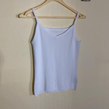 Bela spodnja majica S