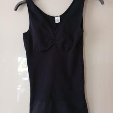 NOVA ČRNA MAJČKA ZA OBLIKOVANJE POSTAVE M