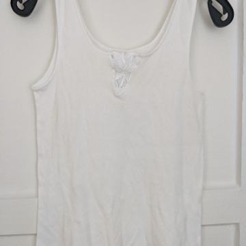 ženska spodnja majica št 38/40