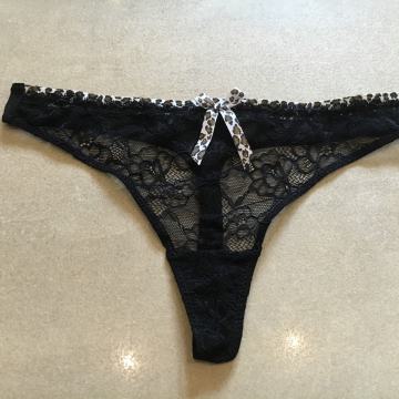 *Prosojne TANGICE laSENZA črna čipka/leopard vzorec, vel. S 36/38